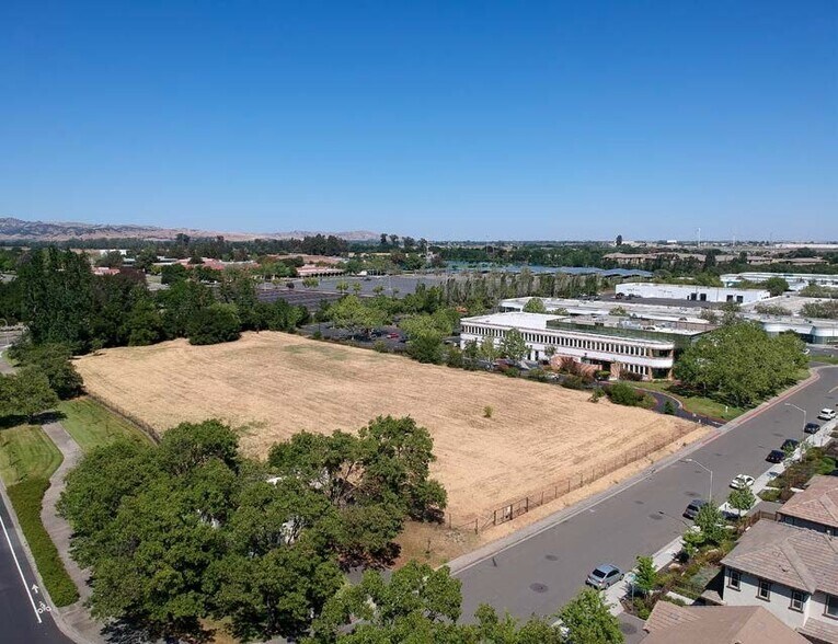 More Photos Of 220 Campus Ln, Fairfield Medical For Lease