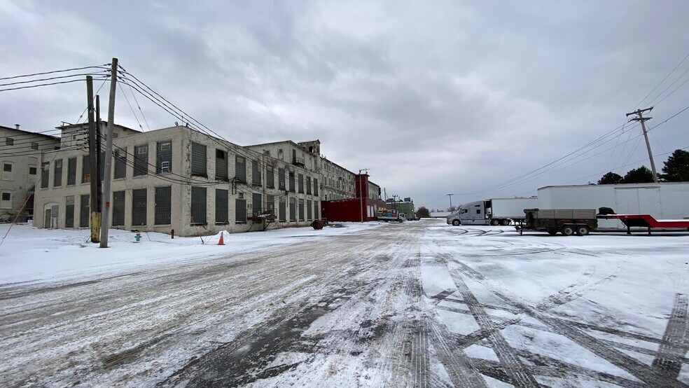 More Photos Of 831 Broad St, Utica Manufacturing For Lease