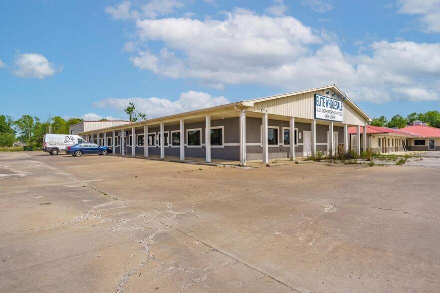 More Photos Of 1971 E US 412 Hwy, Siloam Springs General Retail For Sale