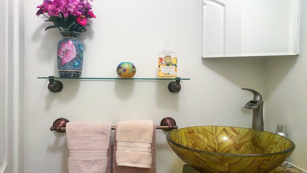 More Photos Of 1403 Rowena Way, Sacramento Specialty For Sale