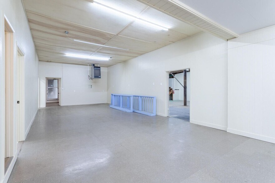 More Photos Of 37087 Main St, Burney Showroom For Sale