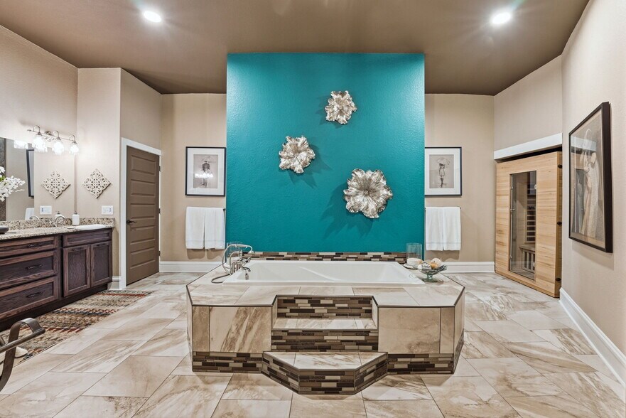 More Photos Of 215 N Michigan St, Plymouth Storefront For Sale