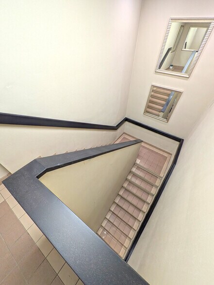 More Photos Of 257 Pinnacle St, Belleville Office For Sale