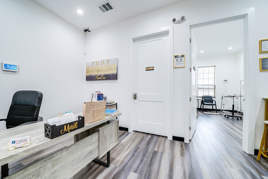 More Photos Of 1802 Mansfield Webb Rd, Mansfield Unknown For Lease