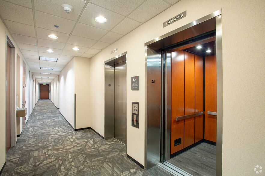 More Photos Of 7200 S Alton Way, Centennial Office For Lease