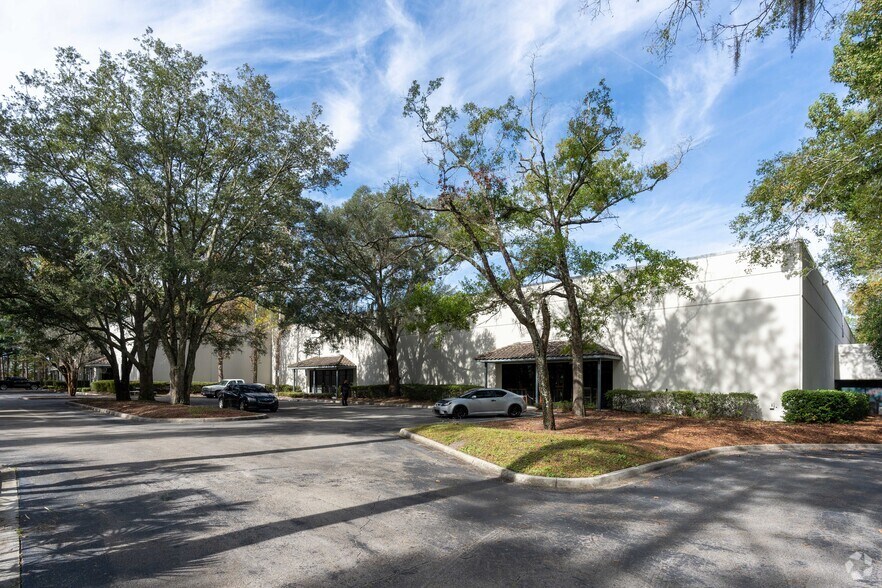 More Photos Of 7750-1 Bayberry Rd, Jacksonville Unknown For Lease