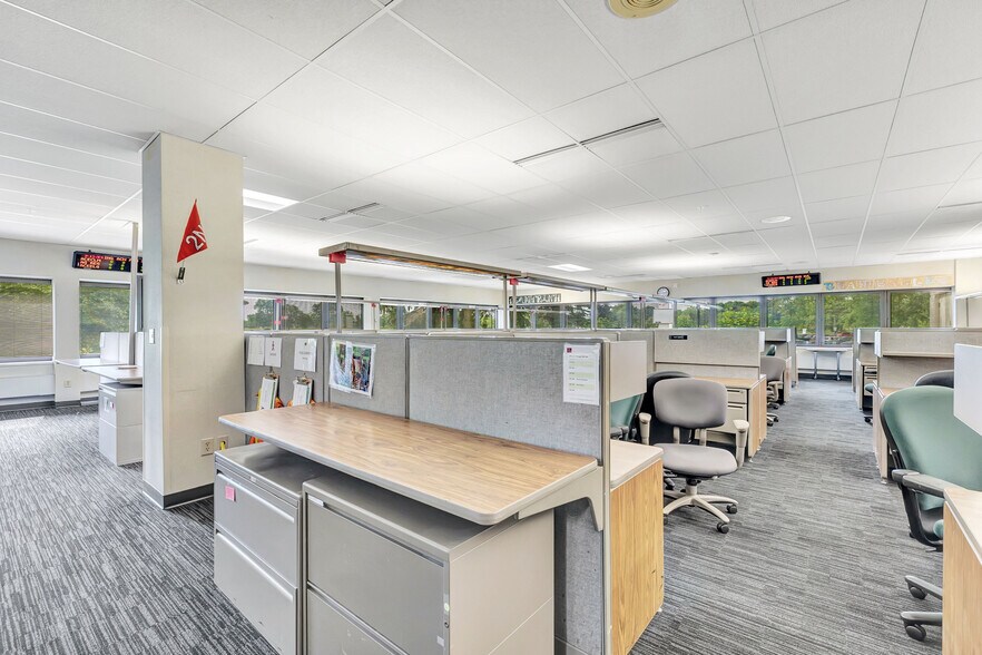 More Photos Of 1100 Employers Blvd, De Pere Office For Lease