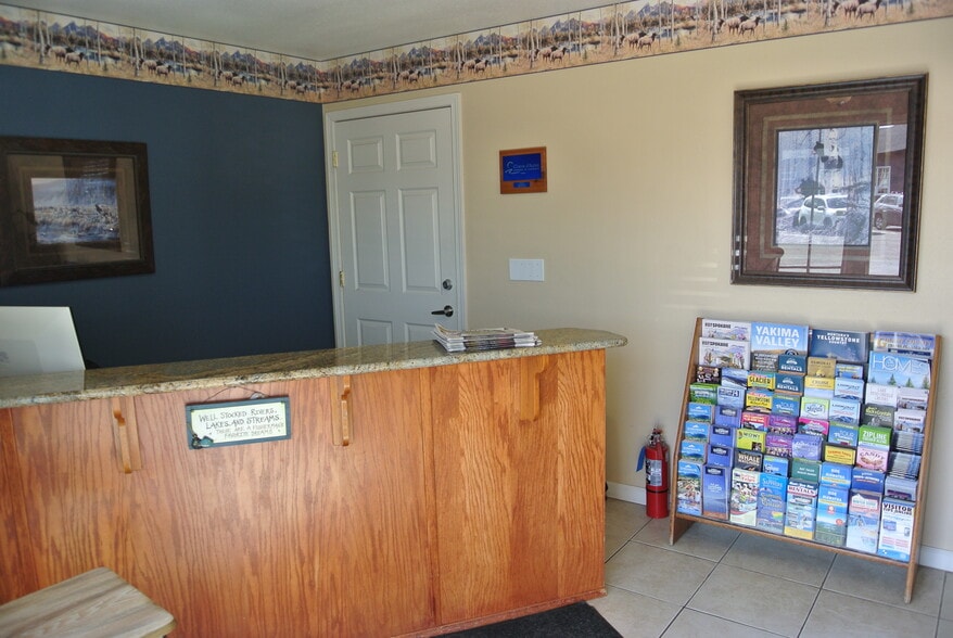 More Photos Of 9986 N Government Way, Hayden Hotel For Sale