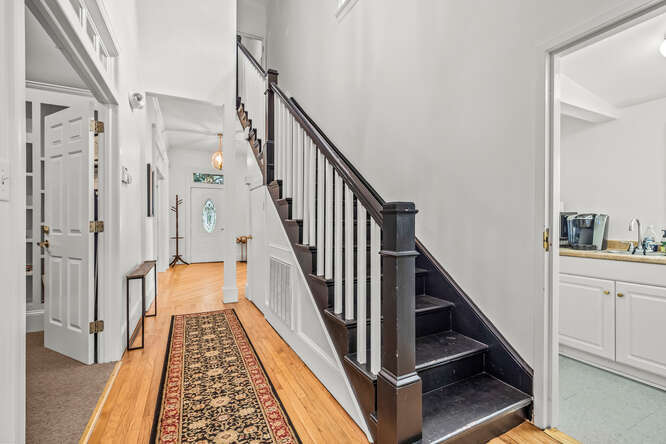 More Photos Of 617 W Jones St, Raleigh Loft Creative Space For Lease