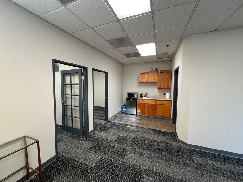 More Photos Of 1341 Distribution Way, Vista Distribution For Lease