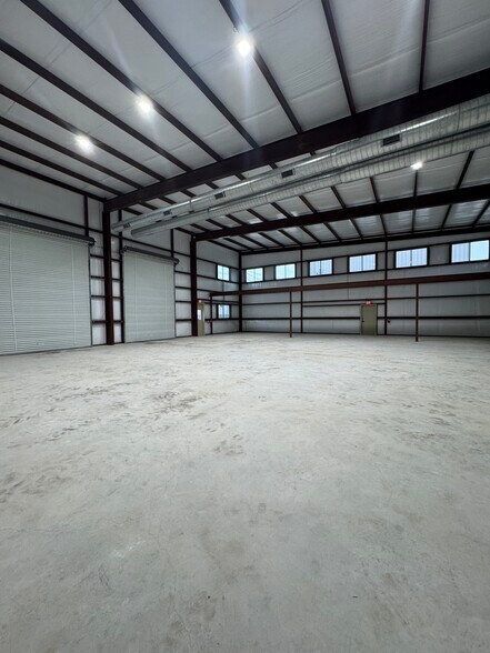 More Photos Of 10020 Darden Hill Rd, Austin Light Distribution For Sale