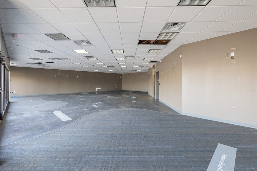 More Photos Of 9998 Gravois Rd, Saint Louis Freestanding For Lease