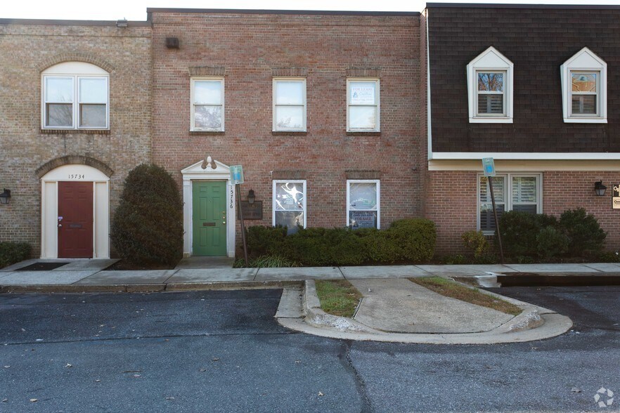 More Photos Of 15720-15754 Crabbs Branch Way, Rockville Showroom For Lease