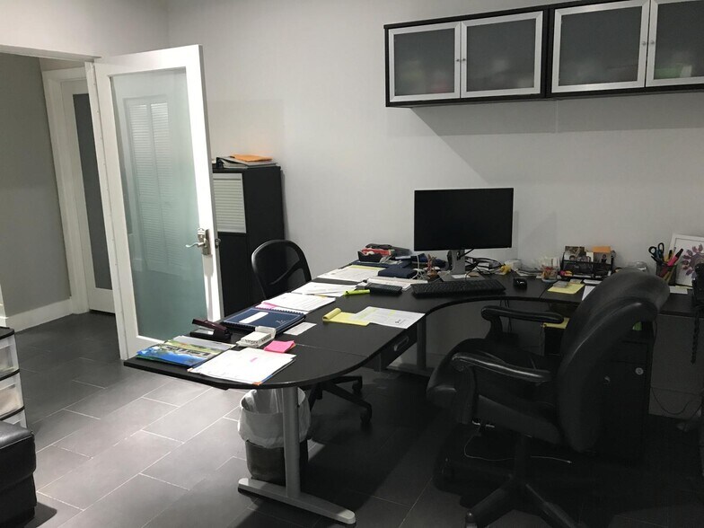 More Photos Of 10820 NW 138th St, Hialeah Warehouse For Lease