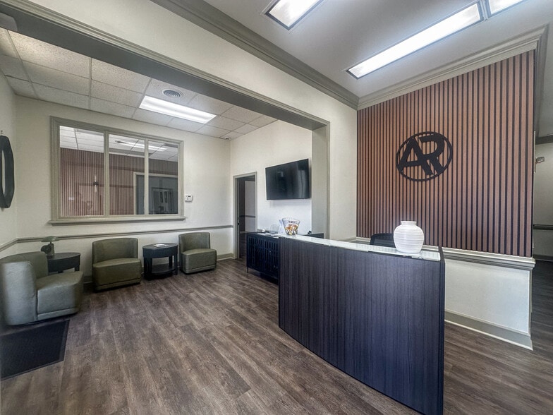 More Photos Of 3000-3002 Bob Wallace Ave SW, Huntsville Light Distribution For Sale