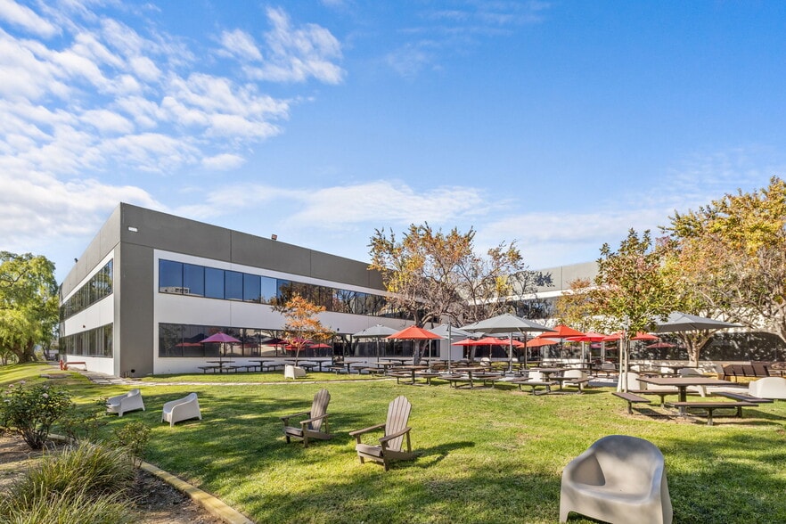 Primary Photo Of 5775-5785 Lindero Canyon Rd, Westlake Vlg, Westlake Village Warehouse For Lease