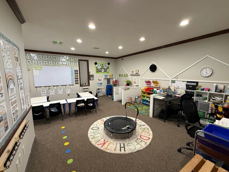 More Photos Of 636 Old Liverpool Rd, Liverpool Office For Sale