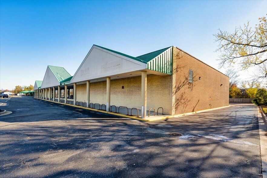 More Photos Of 8567-8587 Fort Smallwood Rd, Pasadena Unknown For Lease