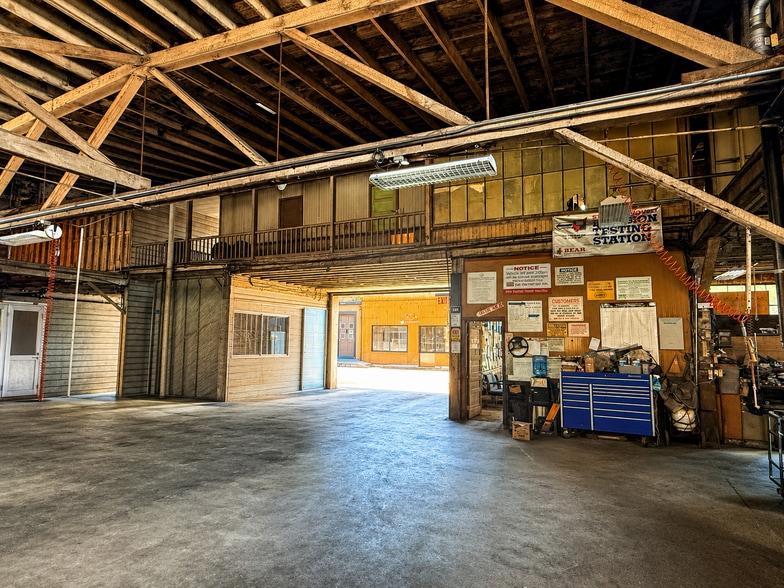 More Photos Of 488 25th St, Oakland Auto Repair For Sale