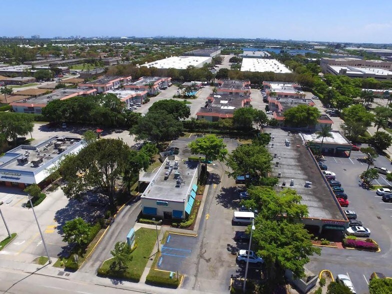 More Photos Of 750 W Sample Rd, Pompano Beach Fast Food For Lease