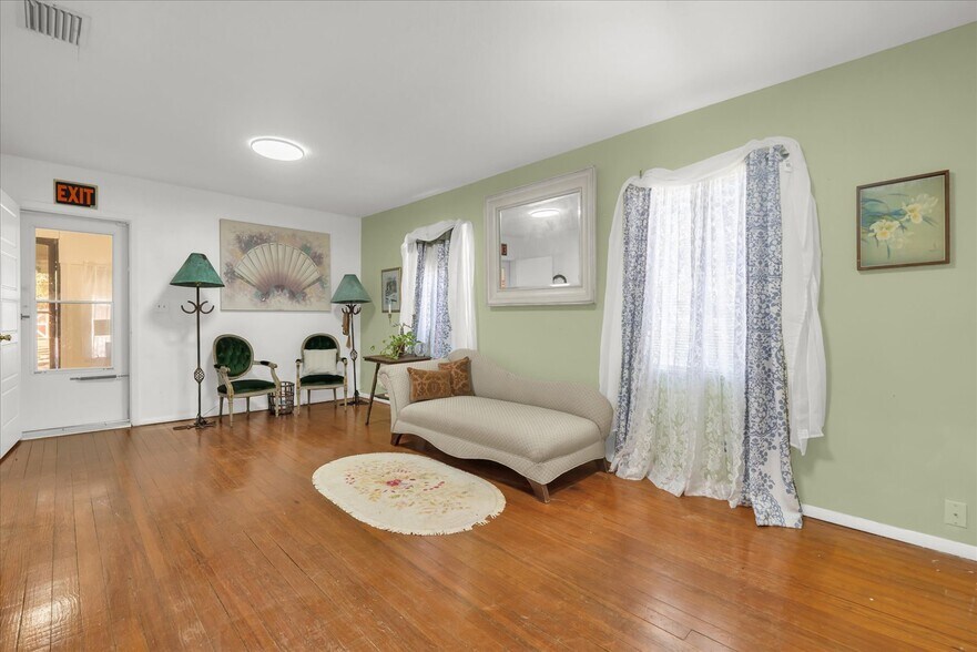 More Photos Of 312 E Main St, Dundee General Retail For Sale