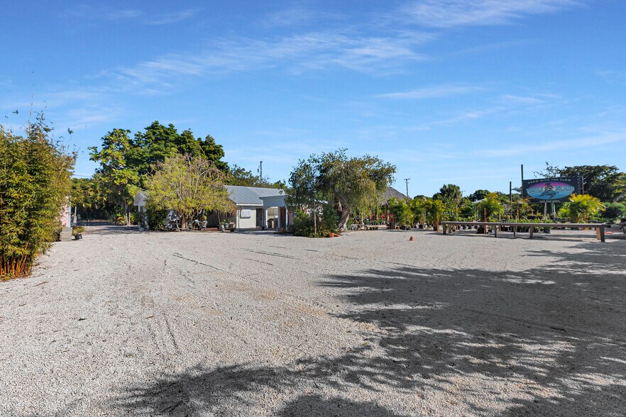 More Photos Of 27001 Overseas Hwy, Cudjoe Key Garden Center For Sale