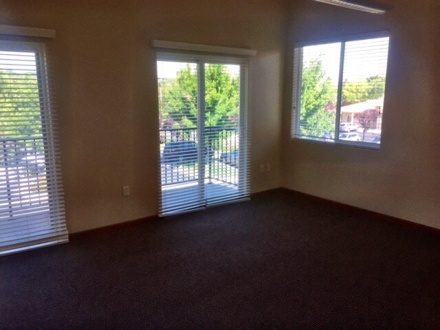 More Photos Of 3740 Lakeside Dr, Reno Office For Lease