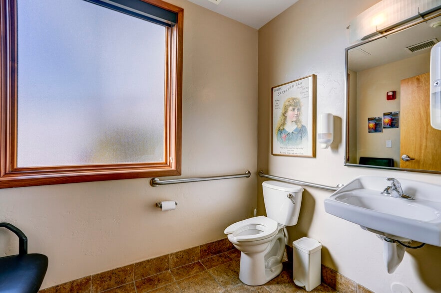 More Photos Of 2001 Excellence Way, Prescott Medical For Sale