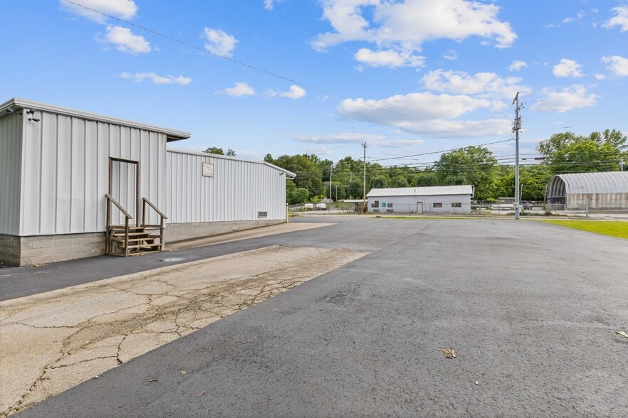 More Photos Of 1094 N Main St, Ashland City Light Manufacturing For Sale