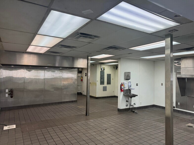 More Photos Of 1428-1430 W Glenoaks Blvd, Glendale Freestanding For Lease