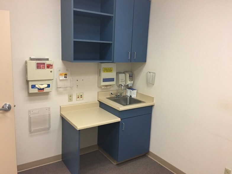 More Photos Of 1312 Professional Blvd, Evansville Medical For Sale