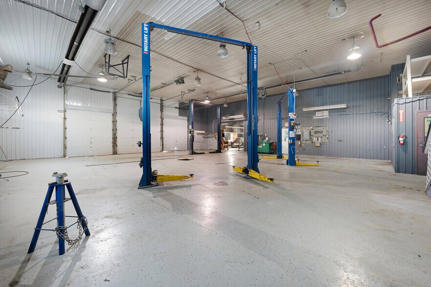 More Photos Of 20600 Hwy 2, Tilbury Auto Dealership For Sale