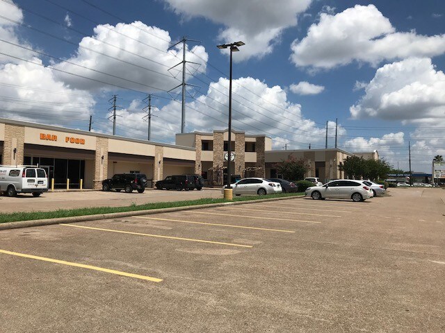 Primary Photo Of 6100-6198 Wilcrest Dr, Houston Unknown For Lease