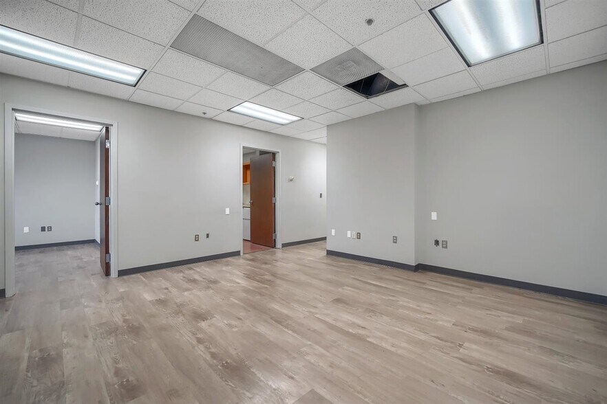 More Photos Of 15 Matthews St, Goshen Office For Sale