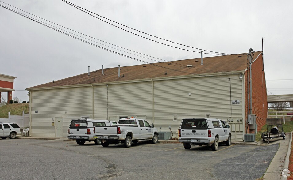 More Photos Of 2451-2469 Boulevard, Colonial Heights Office For Lease