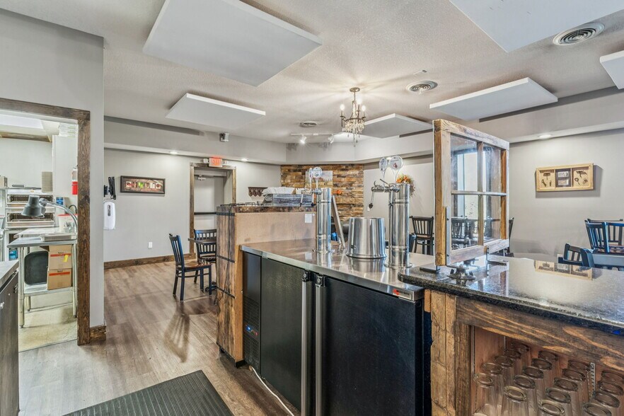 More Photos Of 1720 North Ridge Rd, Findlay General Retail For Sale