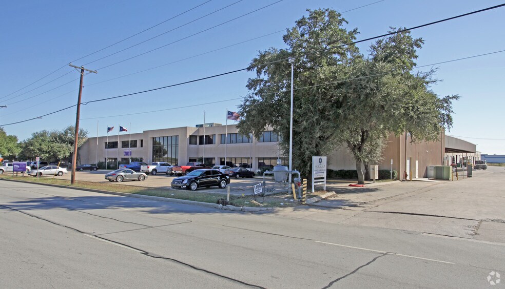 More Photos Of 1400 Everman Pky, Fort Worth Warehouse For Lease