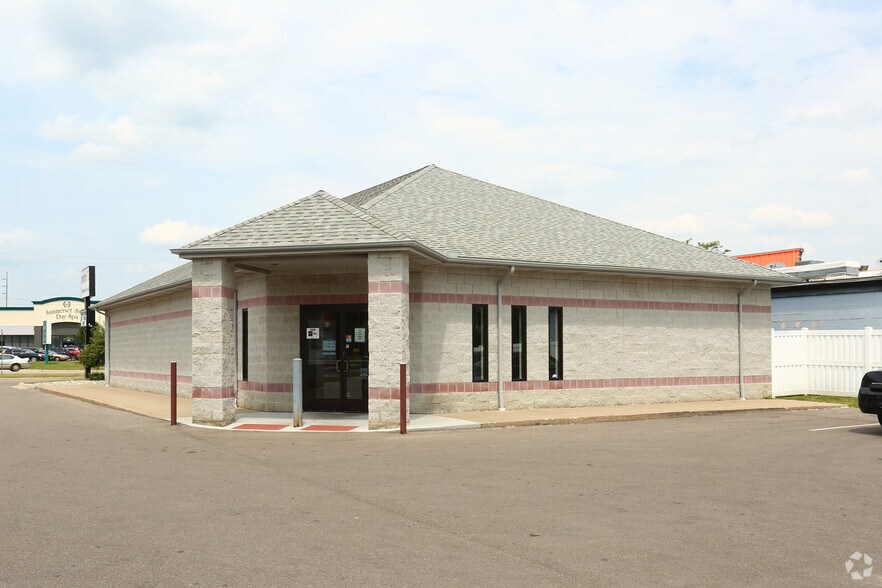 More Photos Of 3423 Miller Rd, Flint Freestanding For Lease