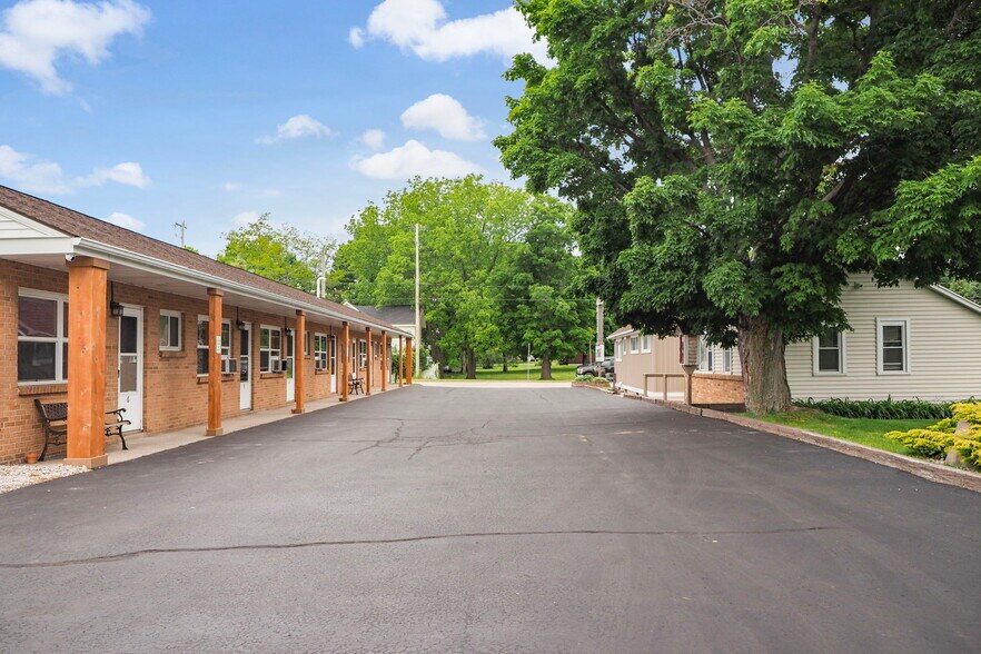 More Photos Of 17229 Northwood Hwy, Arcadia Hotel For Sale
