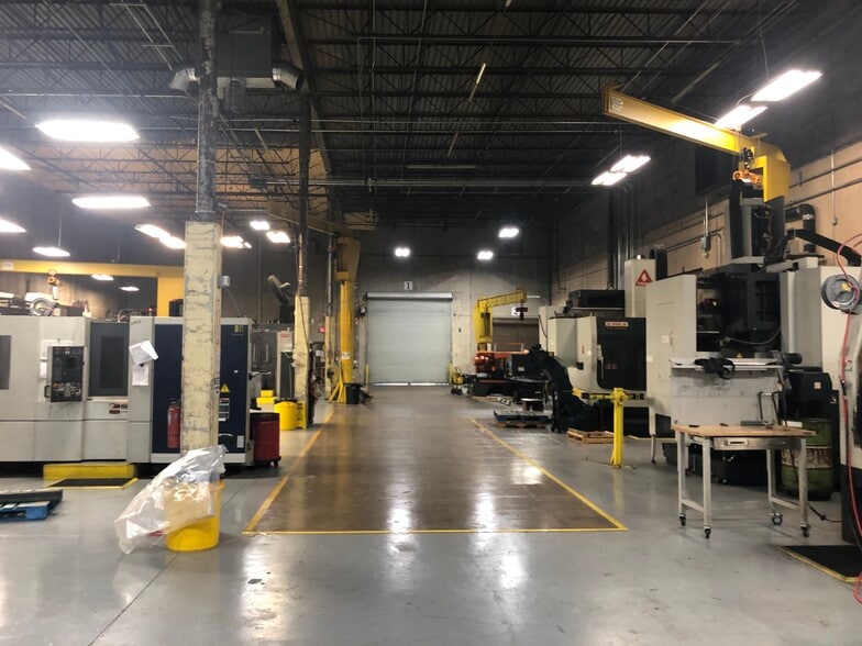 More Photos Of 2110 Panoramic Cir, Dallas Warehouse For Sale