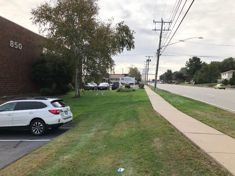 More Photos Of 840-842 Silas Deane Hwy, Wethersfield Storefront Retail Office For Sale