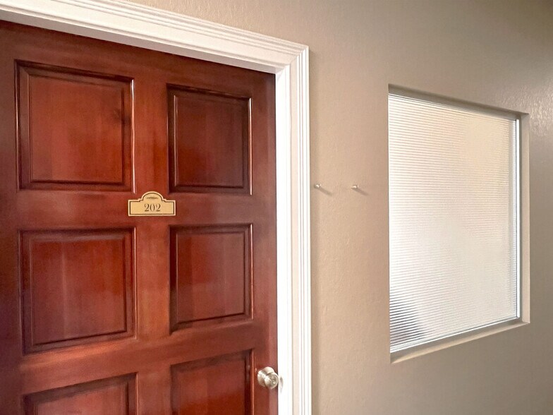 More Photos Of 308 Avenue G SW, Winter Haven Office For Lease