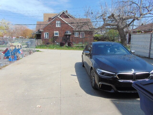 More Photos Of 15390 Gratiot Ave, Detroit Storefront For Sale
