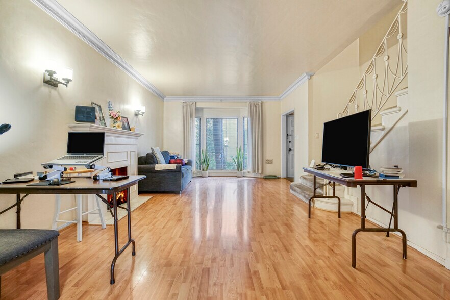 More Photos Of 728 S Genesee Ave, Los Angeles Apartments For Sale