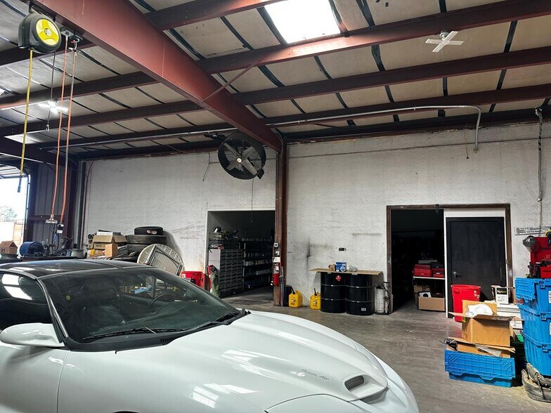 More Photos Of 301 S Betty Ave, Monahans Flex For Sale