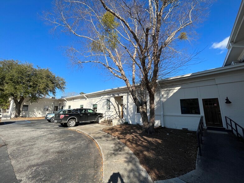 More Photos Of 720 Magnolia Rd, Charleston Office For Lease