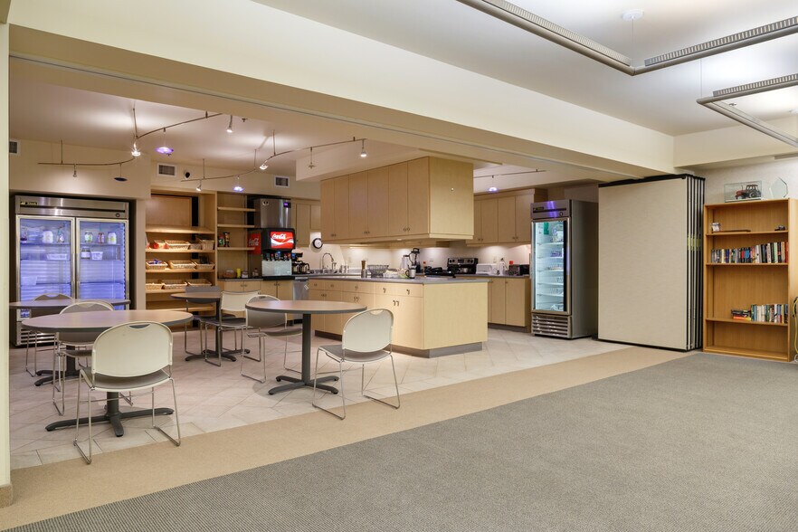 More Photos Of 1315 Cornwall Ave, Bellingham Office For Sale