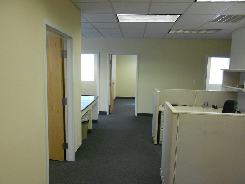 More Photos Of 31 Wichita Dr, Nicholasville Office For Sale