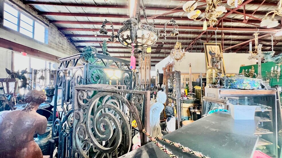 More Photos Of 2834 Church St, Atlanta Flex For Sale