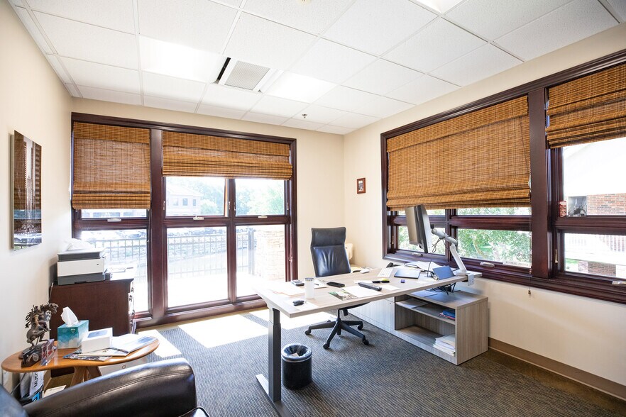 More Photos Of 6710 W 121st St, Overland Park Office For Sale
